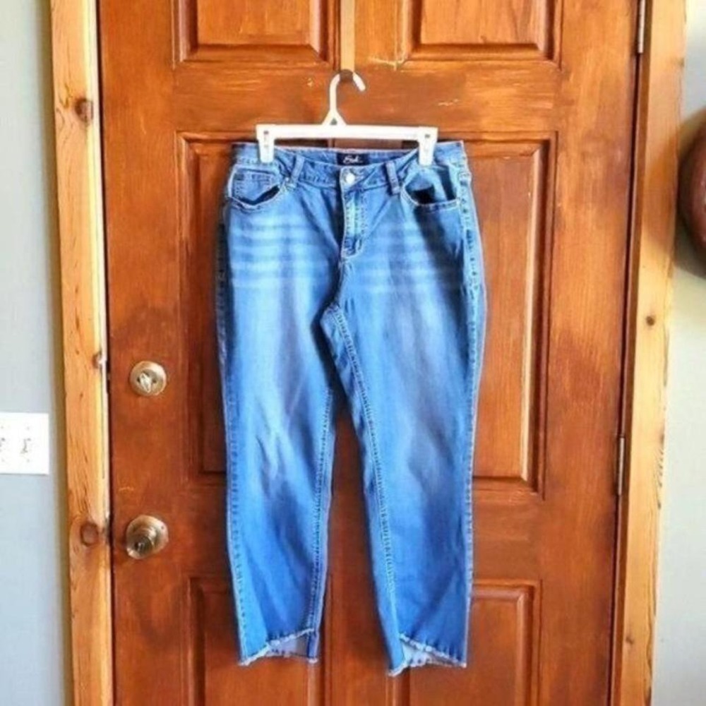 Earl Jean Womens Size 14 Medium Wash Skinny Jeans Frayed Raw Tulip Hem Stretch